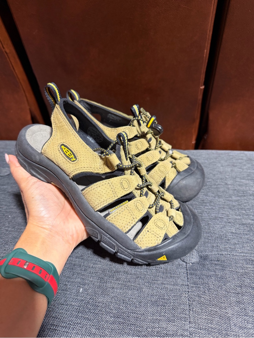 KEEN Newport H2 Olive Green Yellow Hiking Sandals Womens Size 5.5 Waterproof